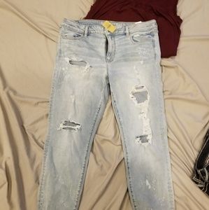 NWT Distressed Lightwash Skinny Crop Jeans